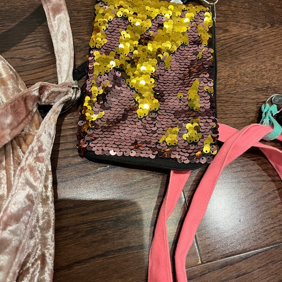 Bundle of 4 different bags/wallets - Picture 7 of 7